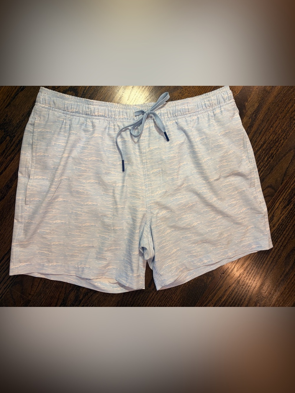 Southern Tide Men’s Large Light Blue Wave Print Swim Trunks